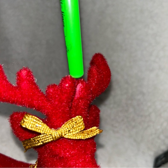 Red Velveteen flocked vintage sitting Reindeer with gold bow 8" plastic - Picture 9 of 11
